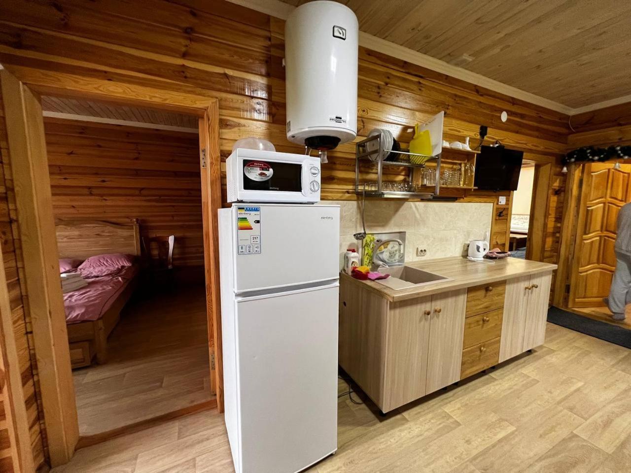 Коттедж Для Отдыха Дискавери Yablunytsya Esterno foto